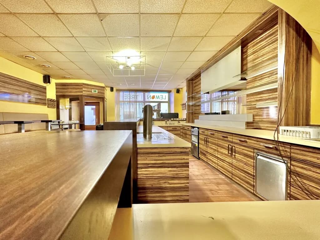 Gewerbeimmobilie mieten in Wiener Neustadt – 115 m², € 1.440 – Bild 7 von 8