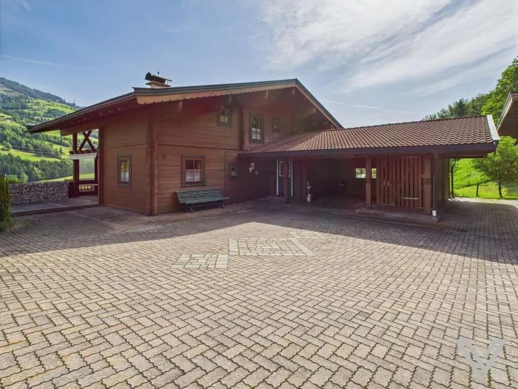 Haus kaufen in Zell am See – 130 m², € 759.000