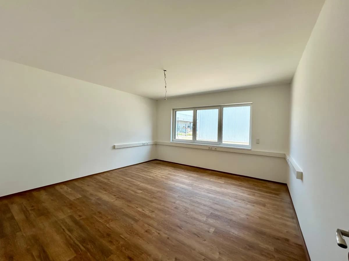 4-Zimmer-Gewerbeimmobilie mieten in Baden – 105 m², € 1.736 – Bild 10 von 15