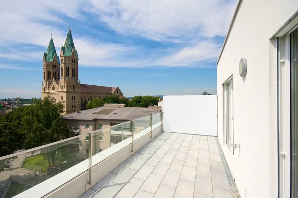 4-Zimmer-Wohnung mieten in Wien – 126 m², € 3.999 – Bild 1 von 11