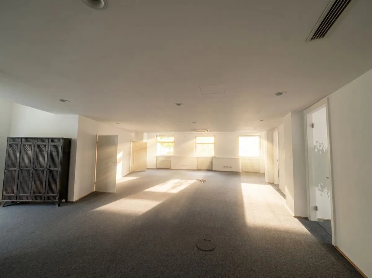 9-Zimmer-Gewerbeimmobilie mieten in Graz – 253 m², € 3.000 – Bild 2 von 8