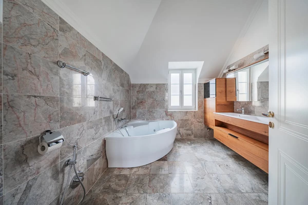6-Zimmer-Haus mieten in Baden – 206 m², € 8.820 – Bild 4 von 21