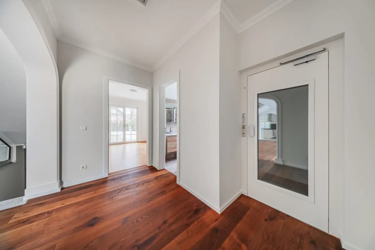 6-Zimmer-Haus mieten in Baden – 206 m², € 8.820 – Bild 10 von 21