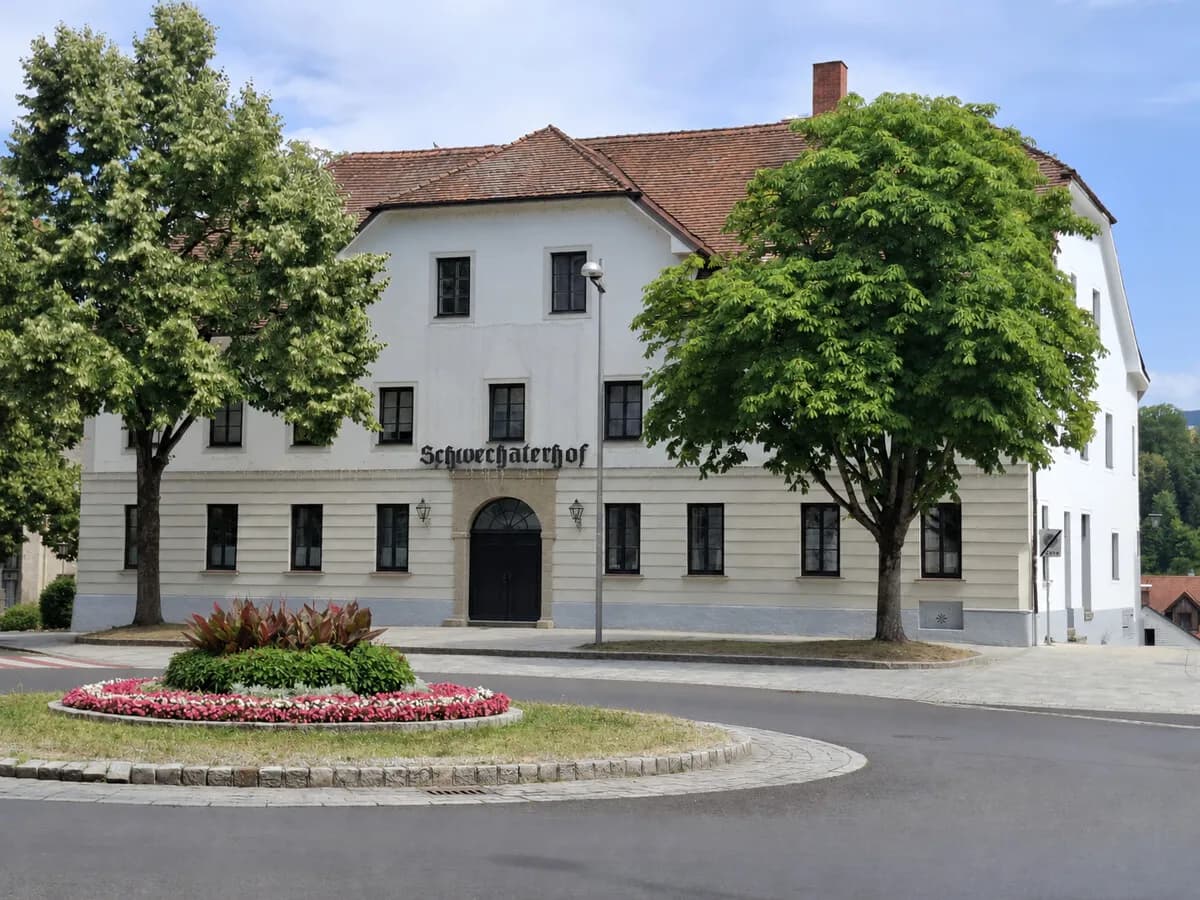 Gewerbeimmobilie kaufen in Steyr – 1 300 m², € 1.500.000