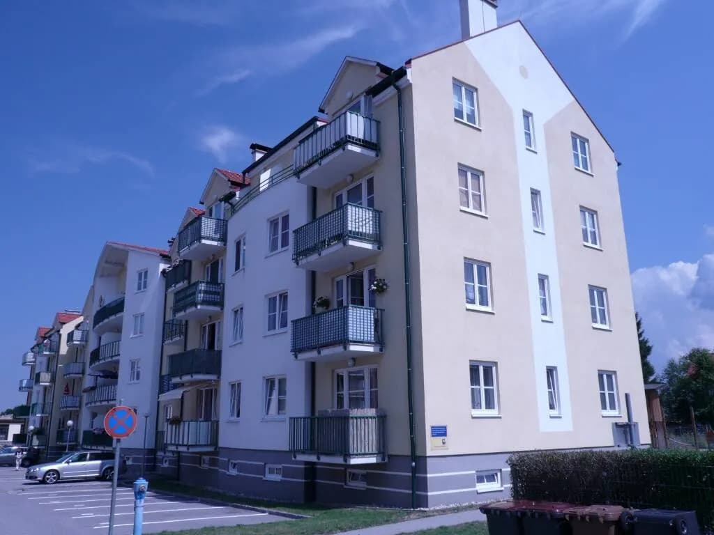 3-Zimmer-Wohnung mieten in Gmünd – 75 m², € 877 – Bild 2 von 4