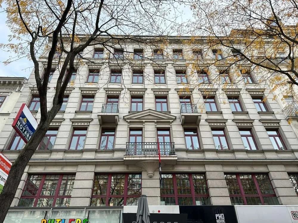 Gewerbeimmobilie mieten in Wien – 248 m², € 15