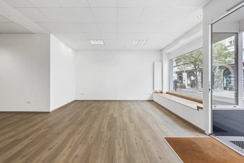 1-Zimmer-Gewerbeimmobilie mieten in Wiener Neustadt – 65 m², € 1.113 – Bild 2 von 10