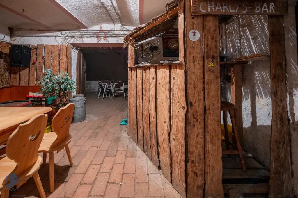 8-Zimmer-Gewerbeimmobilie kaufen in Baden – 253,81 m² – Bild 24 von 83