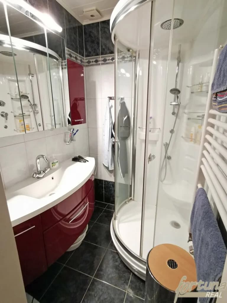 10-Zimmer-Gewerbeimmobilie kaufen in Wiener Neustadt Land – 220 m², € 329.000 – Bild 25 von 38