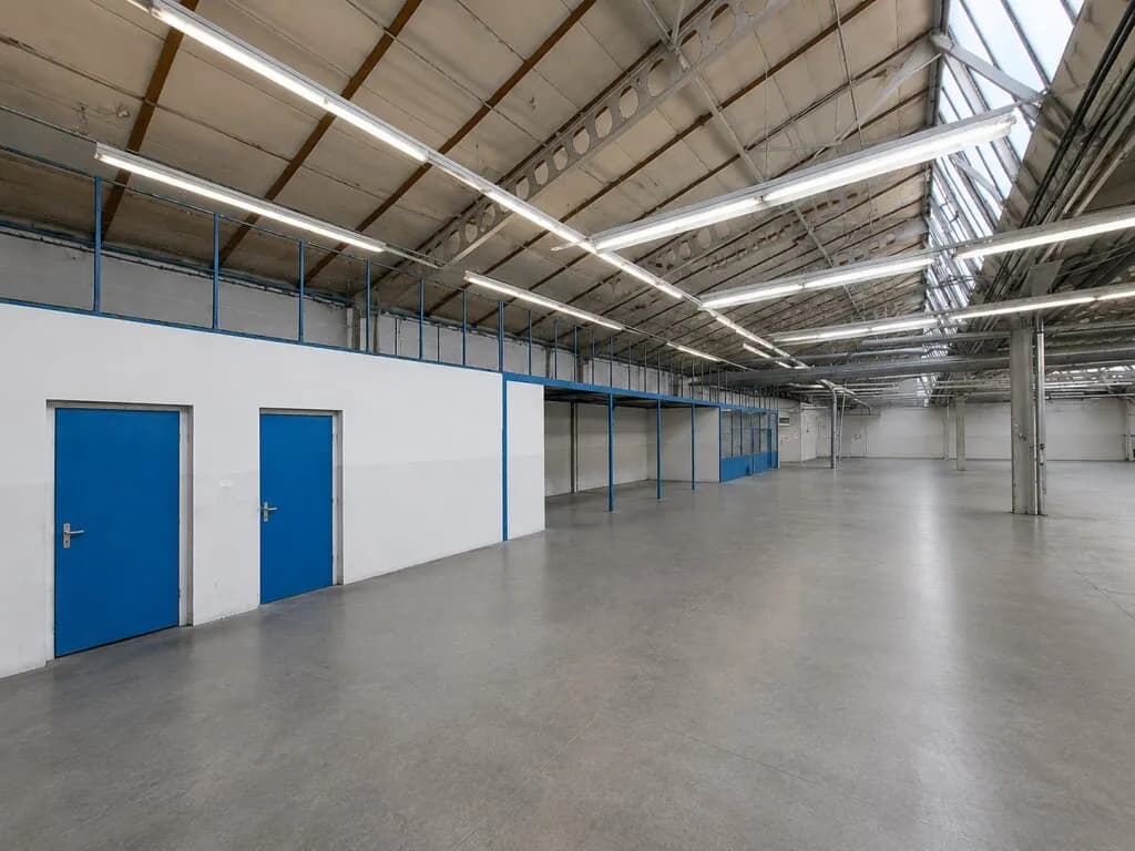 Gewerbeimmobilie mieten in Baden – 1 060 m², € 5.300