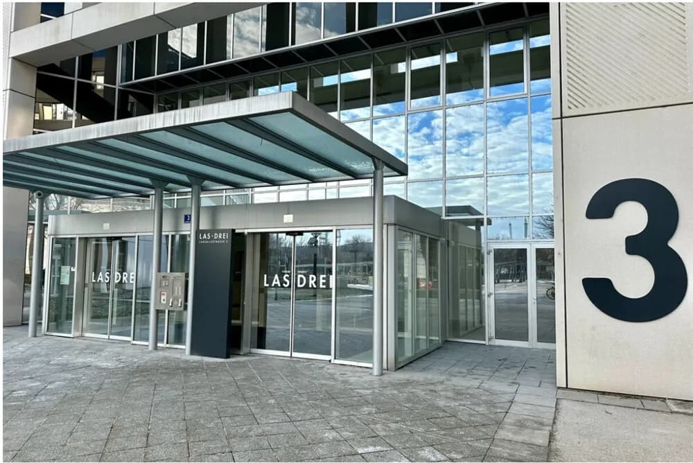 Gewerbeimmobilie mieten in Wien – 4 300 m², € 16 – Bild 1 von 11