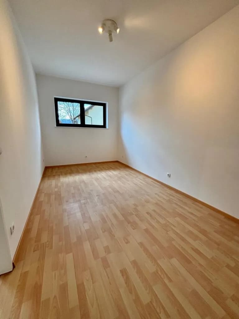 Wohnung kaufen in Neunkirchen – 67,89 m², € 99.700 – Bild 8 von 17