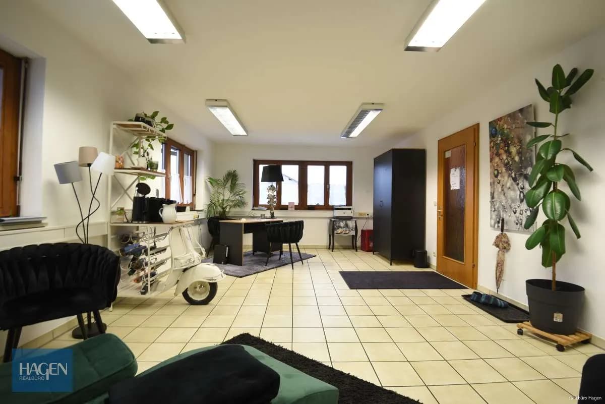 1-Zimmer-Gewerbeimmobilie mieten in Feldkirch – 29 m², € 500 – Bild 2 von 6