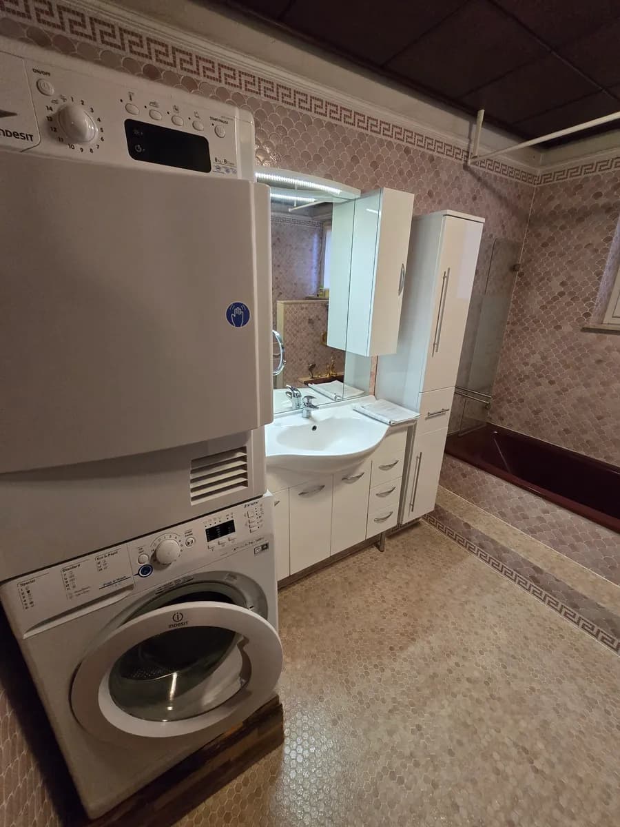 4-Zimmer-Wohnung mieten in Hollabrunn – 132 m², € 1.100 – Bild 1 von 10