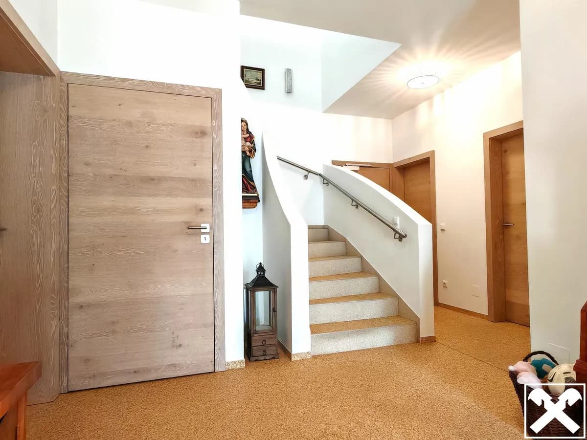 6-Zimmer-Haus kaufen in Klagenfurt – 247 m², € 998.900 – Bild 10 von 12