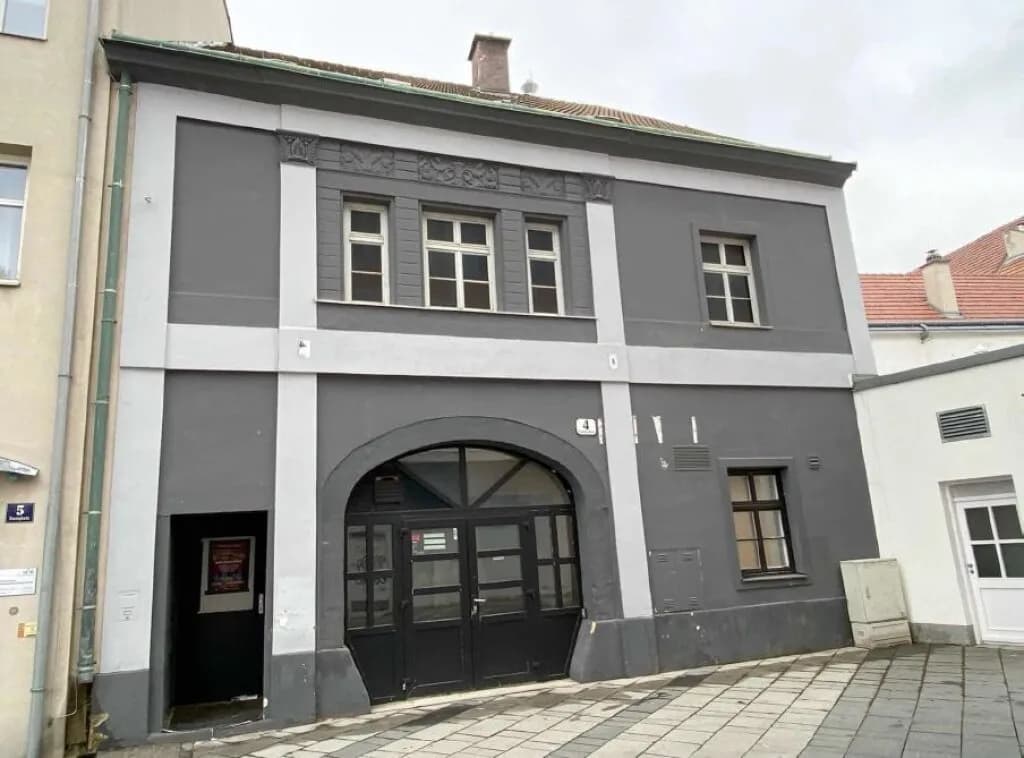 Immobilie kaufen in Wiener Neustadt – 260 m², € 349.000