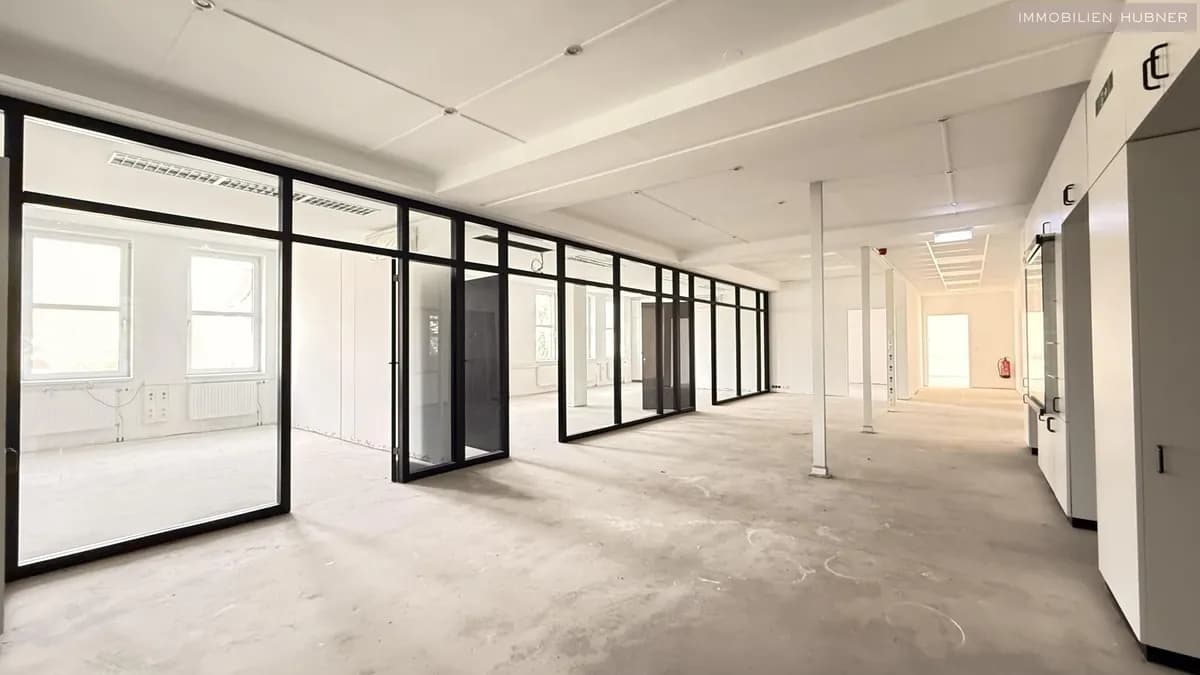 10-Zimmer-Gewerbeimmobilie mieten in Bruck an der Leitha – 353 m², € 4.402 – Bild 1 von 15