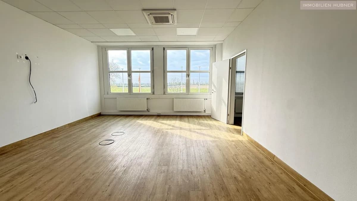 6-Zimmer-Gewerbeimmobilie mieten in Bruck an der Leitha – 223 m², € 2.886