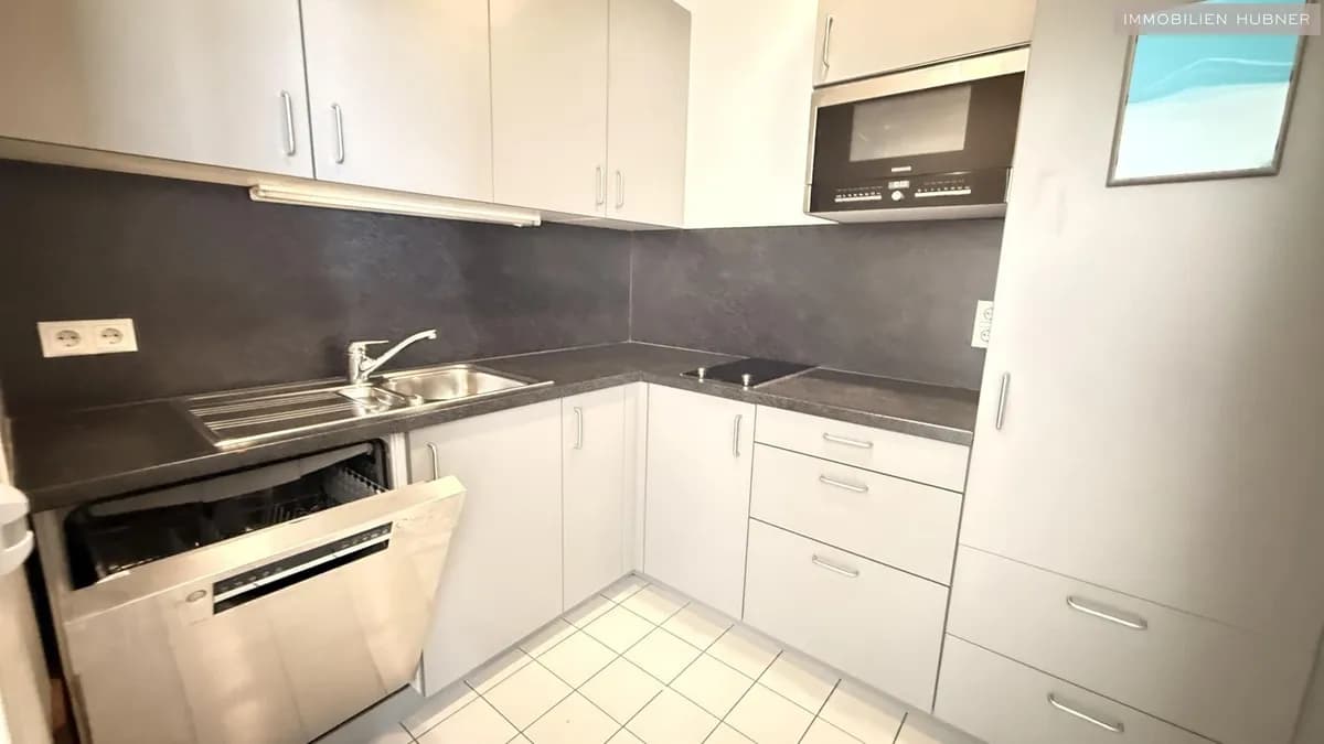 10-Zimmer-Gewerbeimmobilie mieten in Bruck an der Leitha – 424 m², € 6.429 – Bild 2 von 19