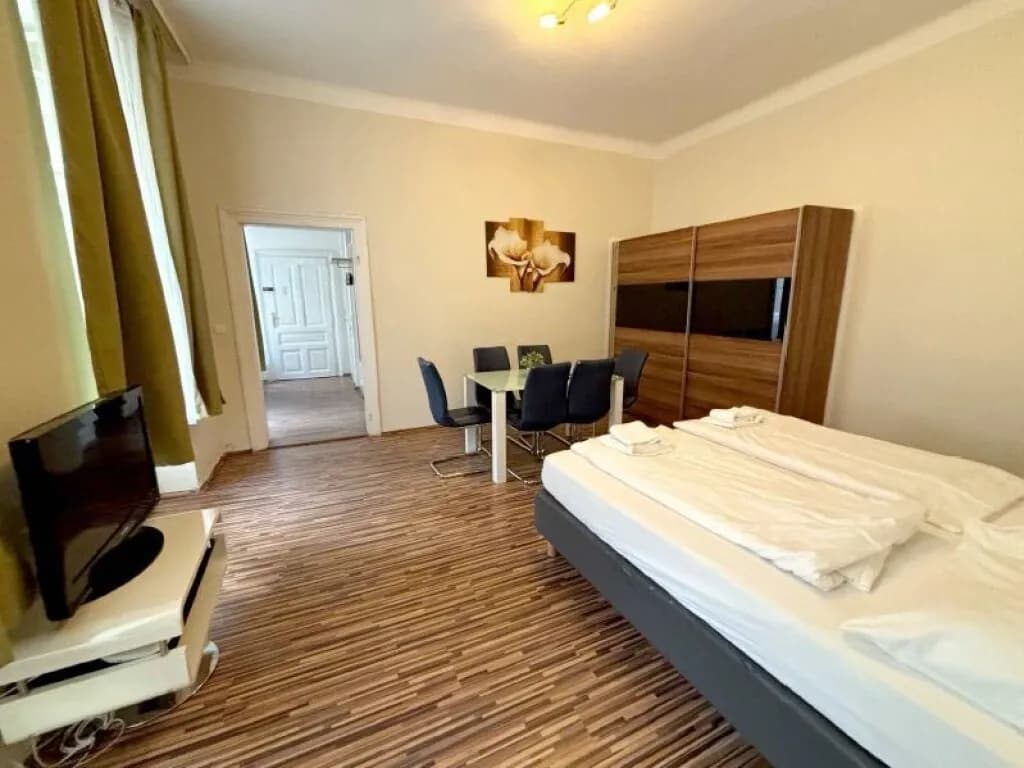 2-Zimmer-Wohnung kaufen in Wien – 68 m², € 250.000 – Bild 1 von 9