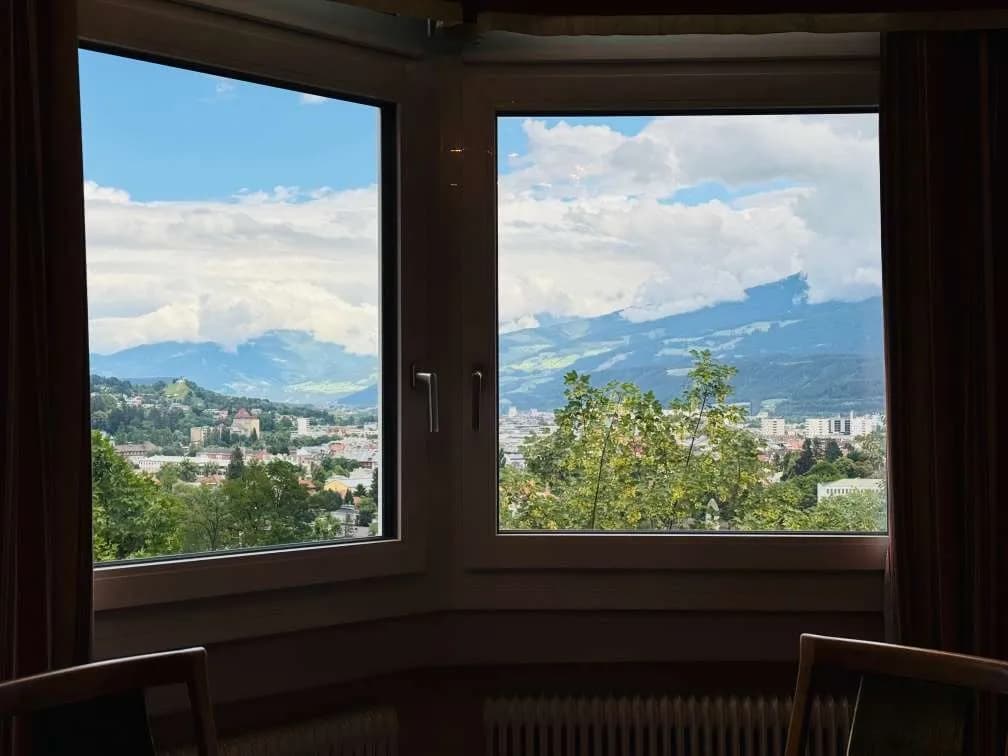 6-Zimmer-Wohnung kaufen in Innsbruck – 210 m², € 1.749.000 – Bild 3 von 10