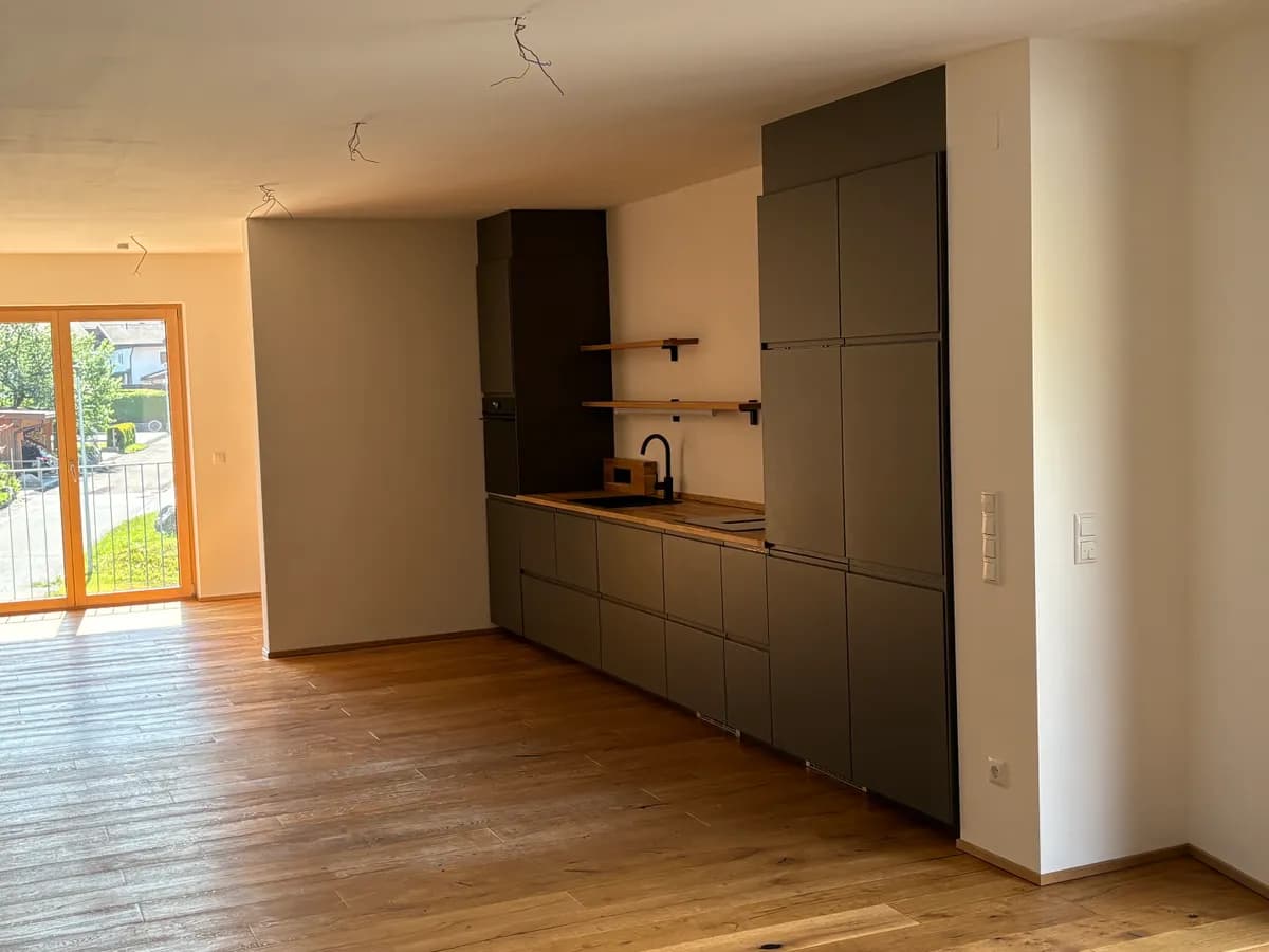 5-Zimmer-Haus mieten in Kitzbühel – 144 m², € 2.200 – Bild 2 von 11
