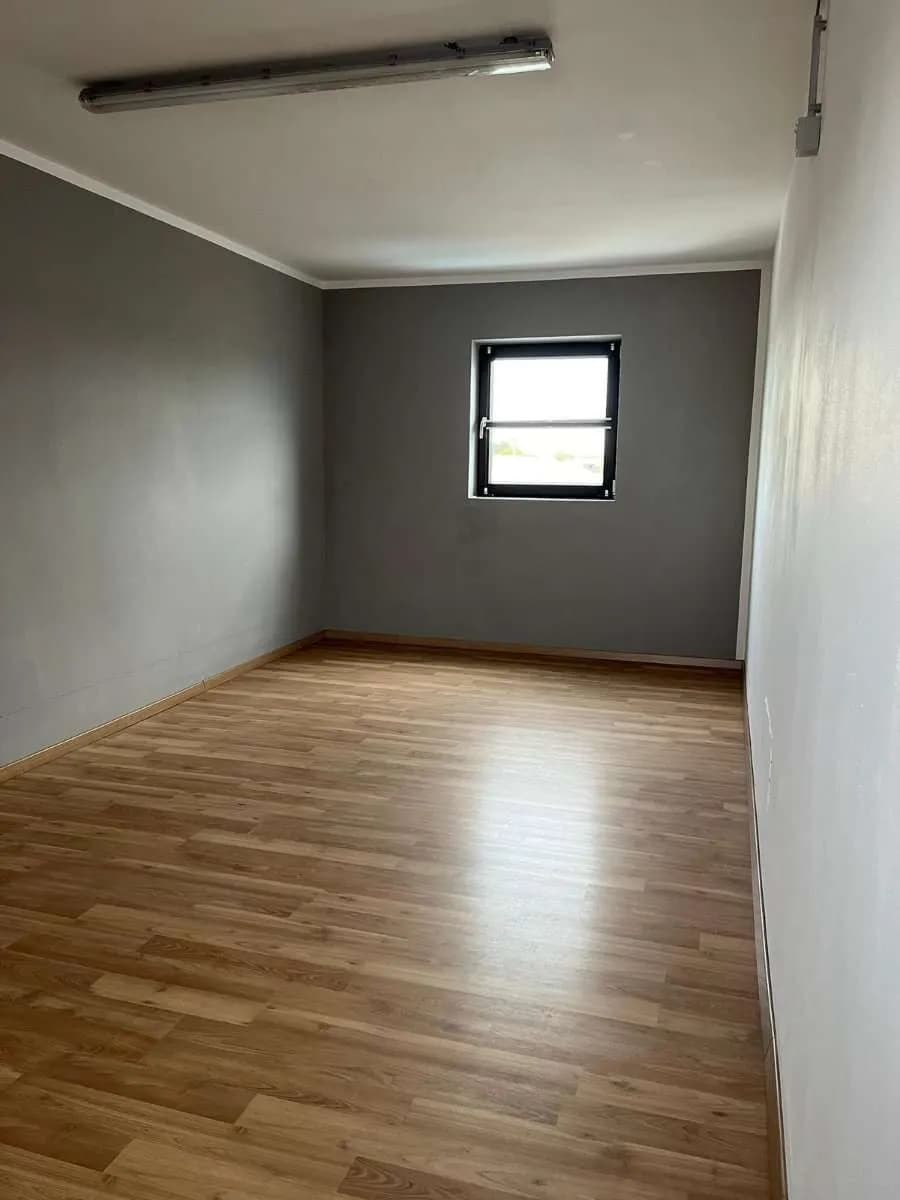 Gewerbeimmobilie mieten in Gänserndorf – 18 m², € 180 – Bild 2 von 2