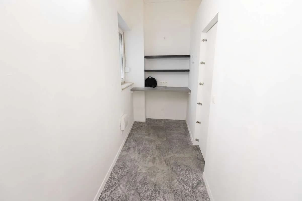 Gewerbeimmobilie mieten in Wiener Neustadt – 43 m², € 625 – Bild 5 von 9