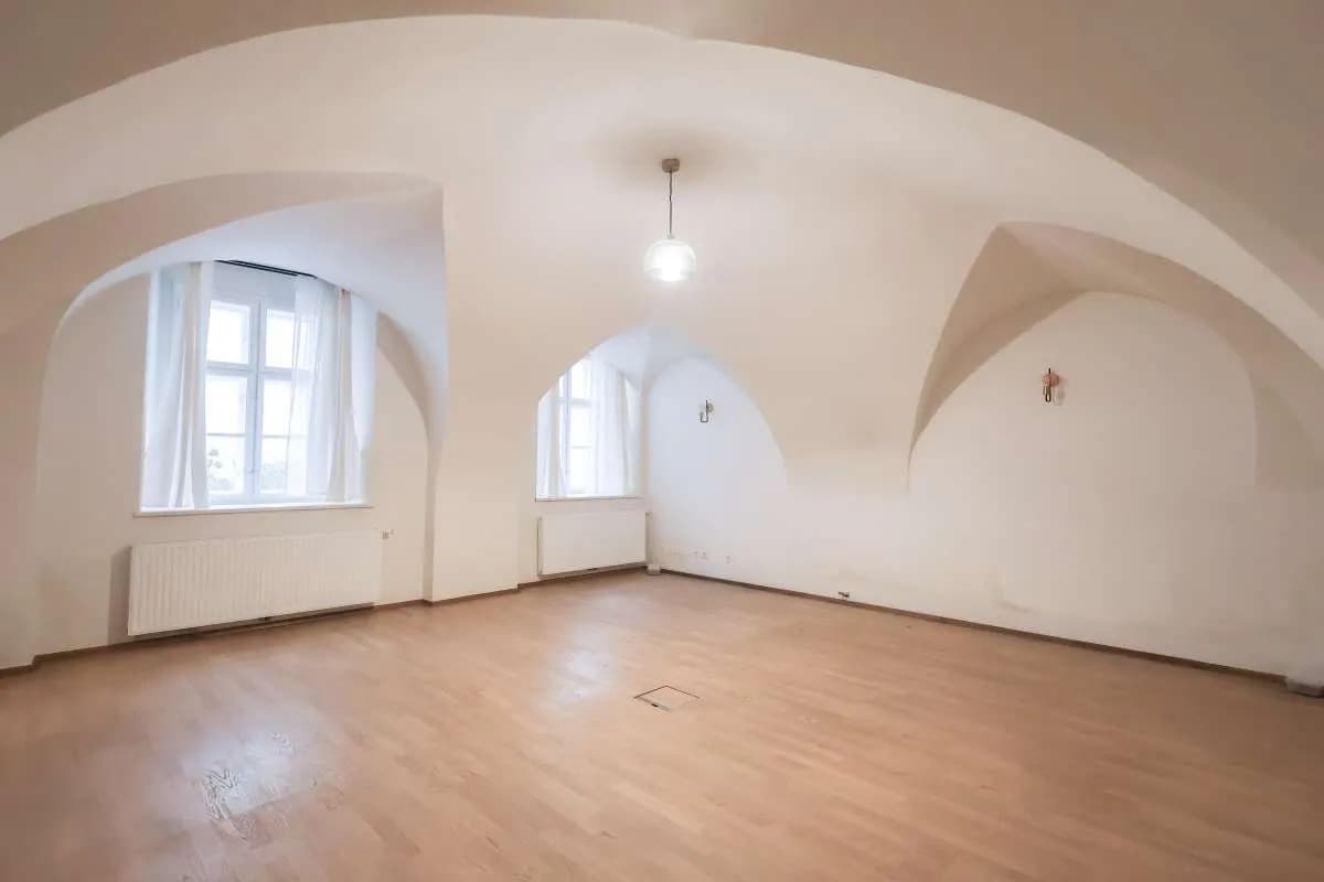 Gewerbeimmobilie mieten in Wiener Neustadt – 36 m², € 487