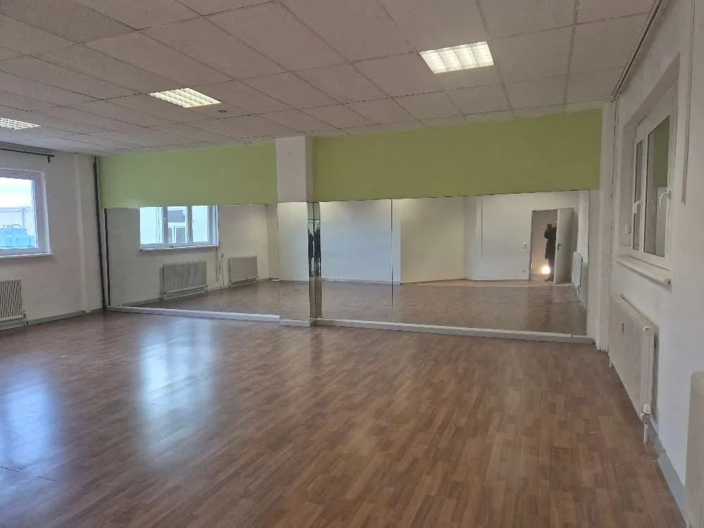 Gewerbeimmobilie mieten in Wien – 75 m², € 534