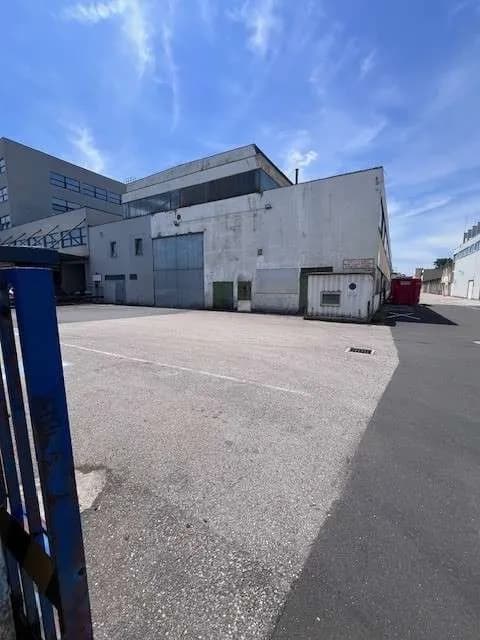 Gewerbeimmobilie mieten in Linz – 1 618 m², € 11.359 – Bild 13 von 14
