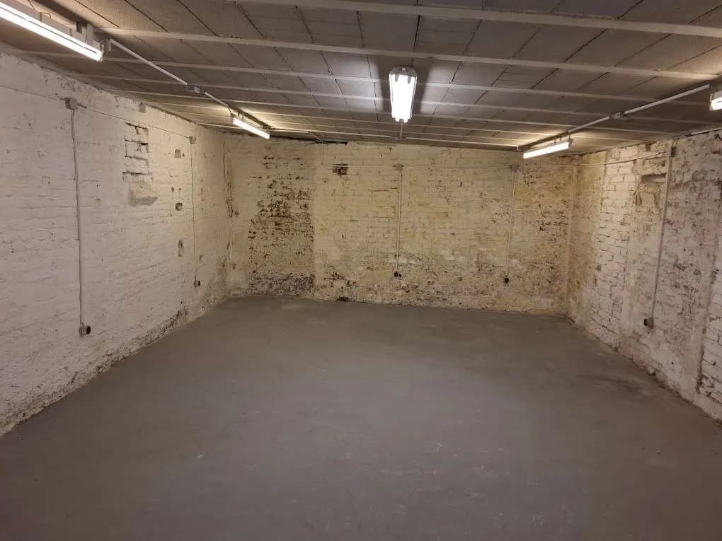 Gewerbeimmobilie mieten in Wien – 92 m², € 365
