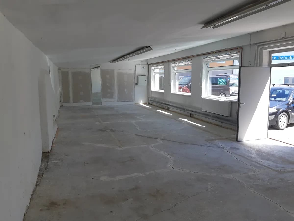 Gewerbeimmobilie mieten in Vöcklabruck – 89 m², € 650