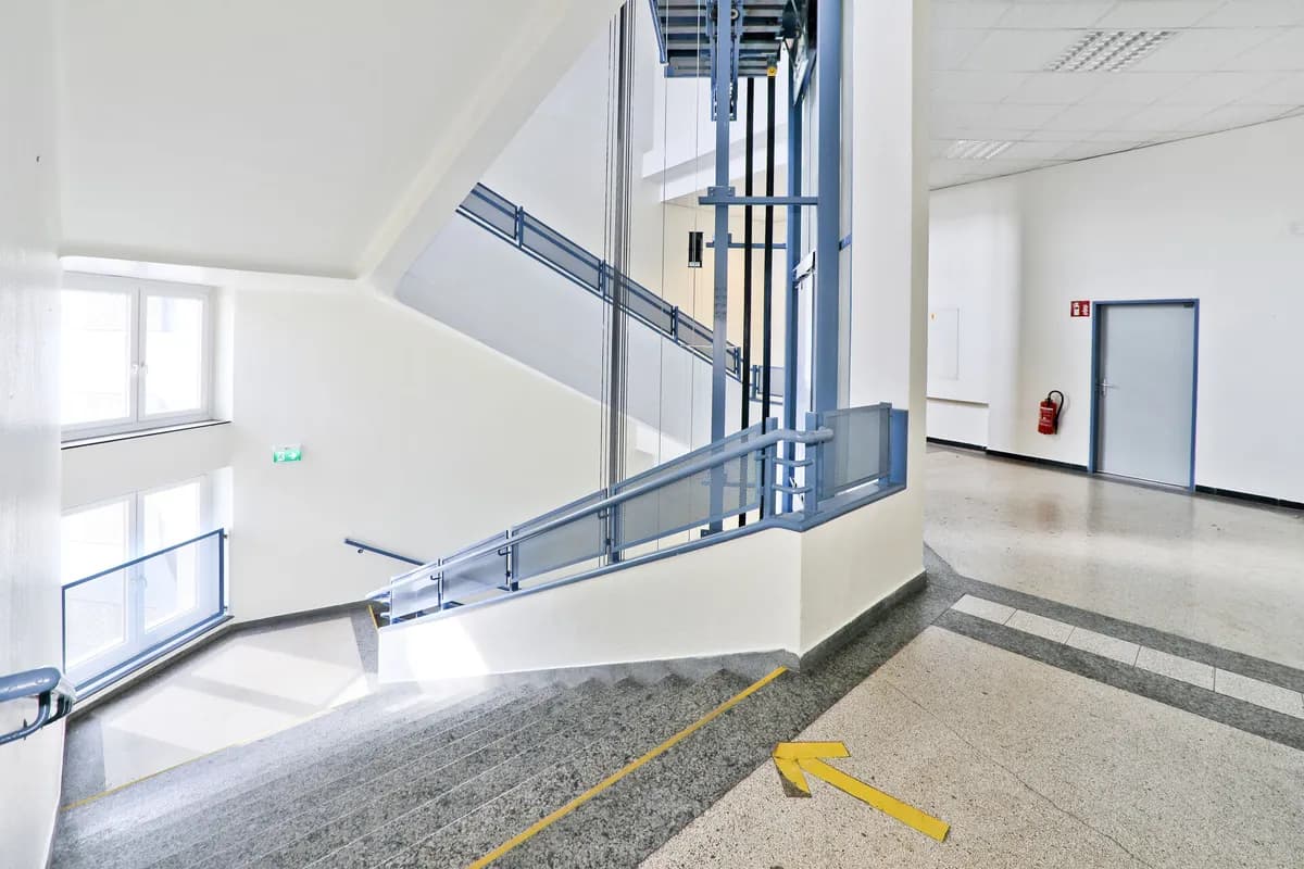 Gewerbeimmobilie mieten in Wien – 1 810 m², € 8 – Bild 3 von 12