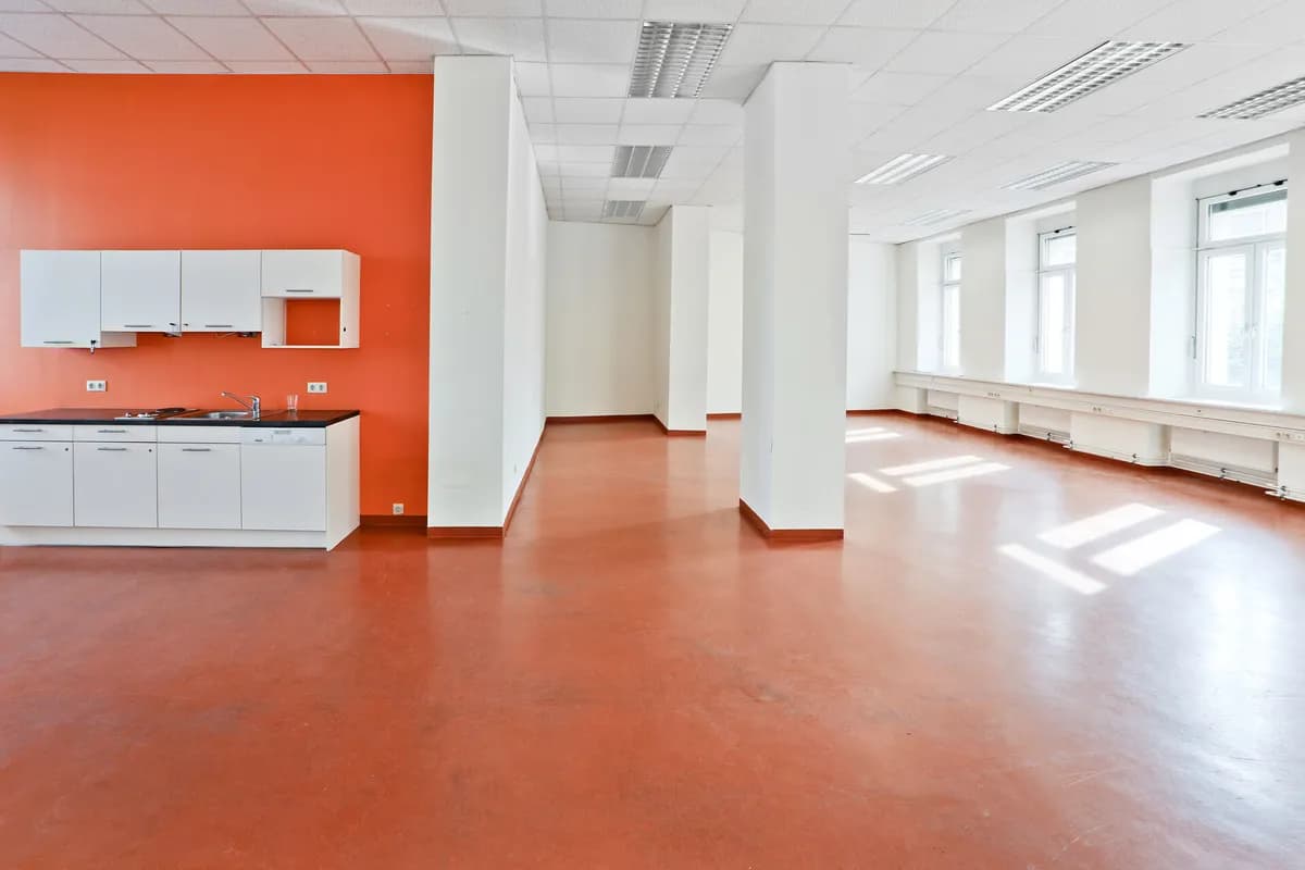 Gewerbeimmobilie mieten in Wien – 1 810 m², € 8 – Bild 4 von 12