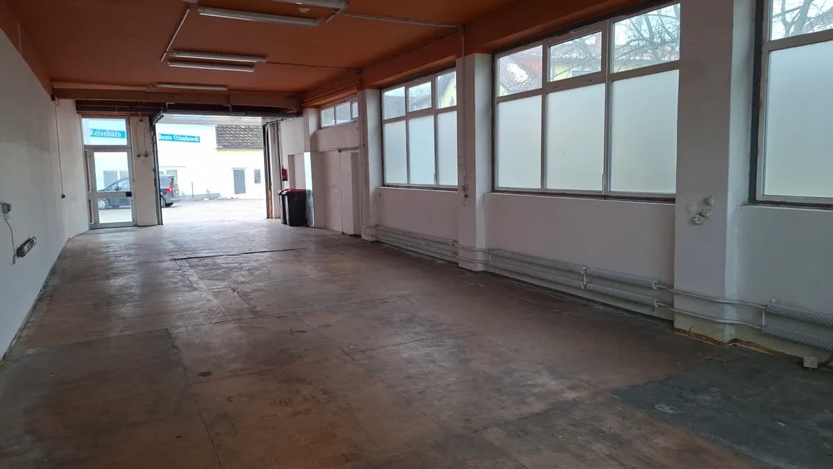 Gewerbeimmobilie mieten in Vöcklabruck – 117 m², € 950