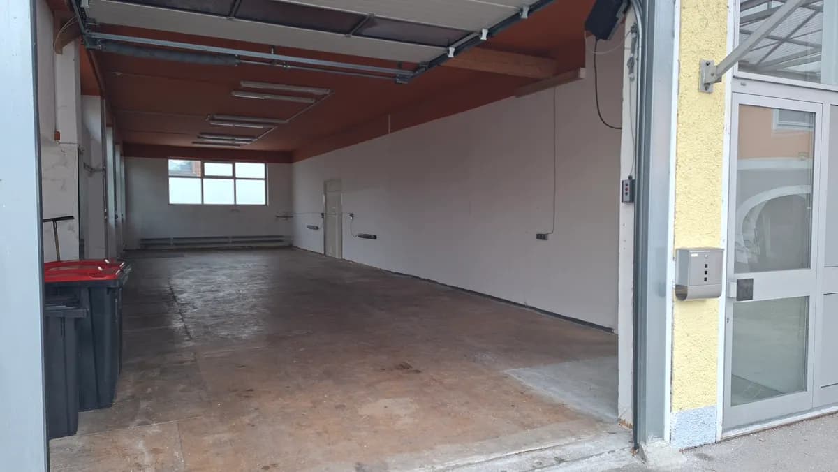 Gewerbeimmobilie mieten in Vöcklabruck – 117 m², € 950 – Bild 2 von 3