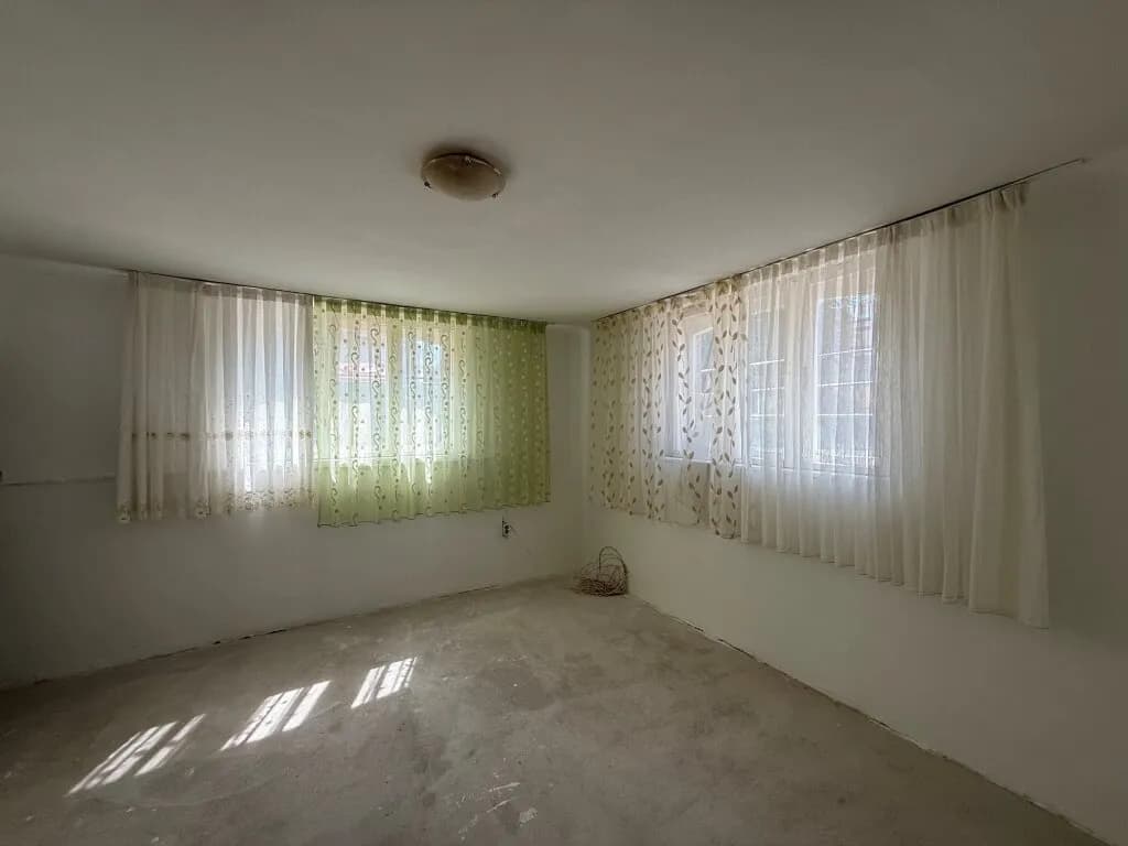 2-Zimmer-Gewerbeimmobilie mieten in Mödling – 33 m², € 375 – Bild 2 von 4