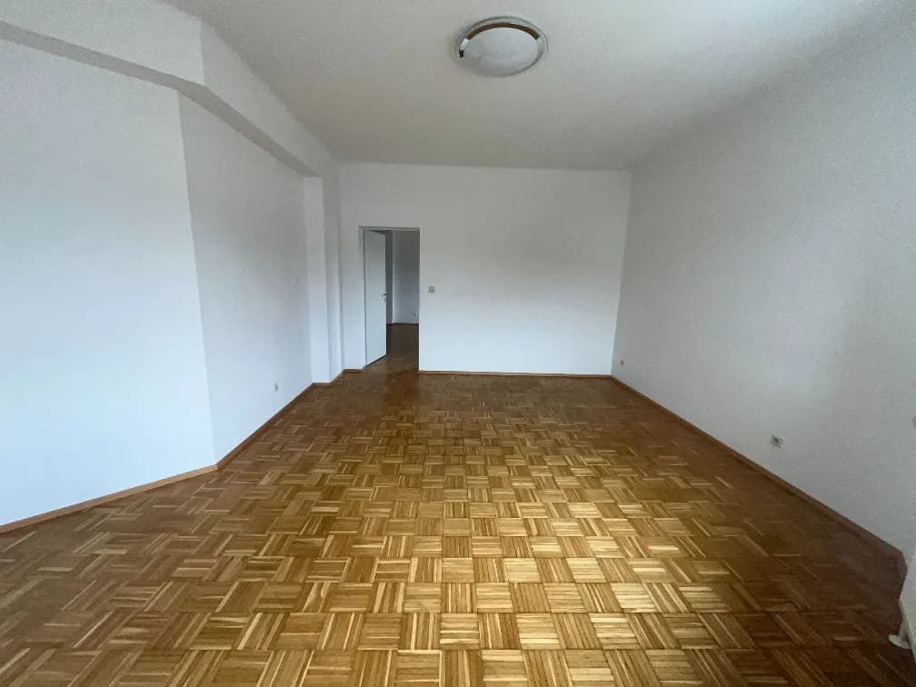 2-Zimmer-Wohnung mieten in Leoben – 52 m², € 448 – Bild 2 von 4