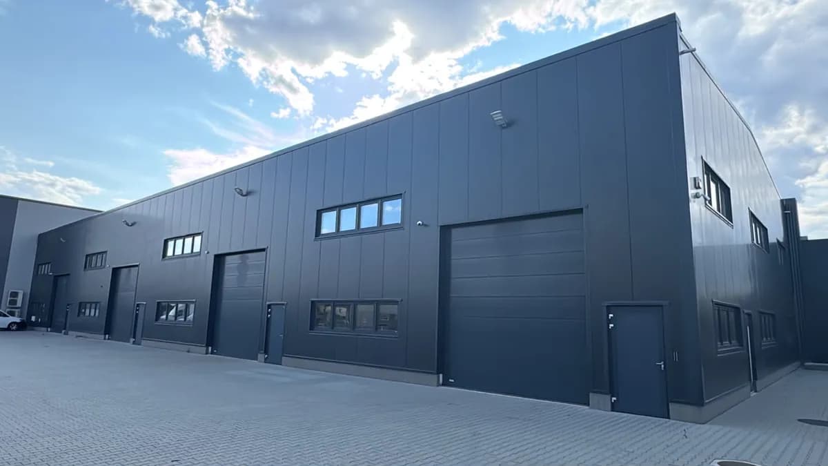Gewerbeimmobilie mieten in Baden – 248 m², € 2.750