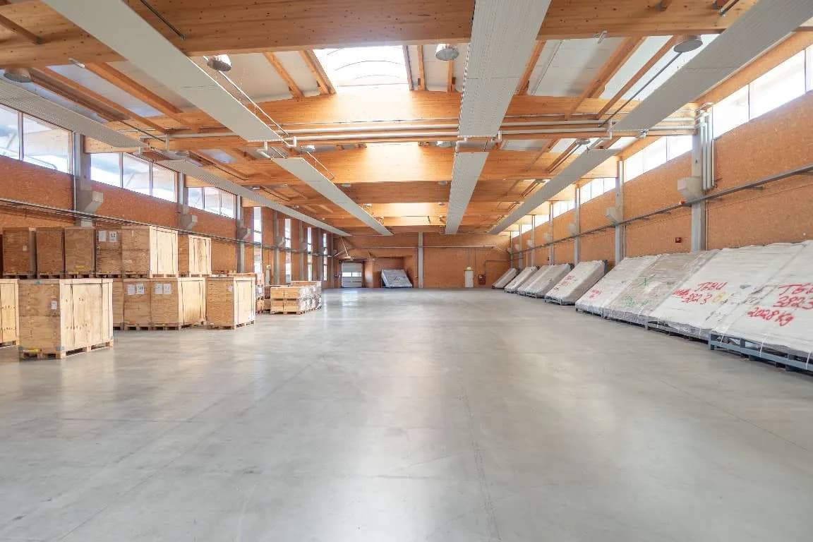 Gewerbeimmobilie mieten in Weiz – 811 m², € 4.800 – Bild 2 von 5