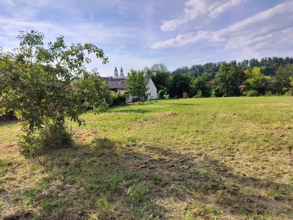 Grundstück kaufen in Linz Land – 1 071 m², € 535.500