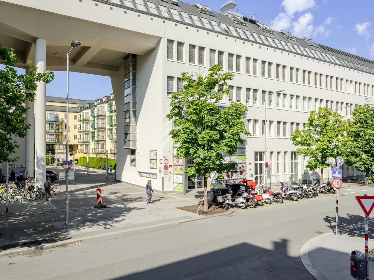 Gewerbeimmobilie mieten in Innsbruck – 200 m², € 3.922