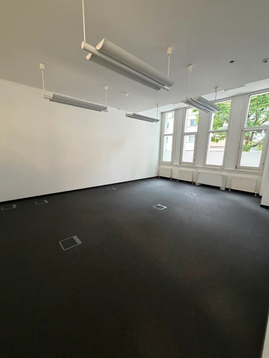 Gewerbeimmobilie mieten in Innsbruck – 200 m², € 3.922 – Bild 2 von 5