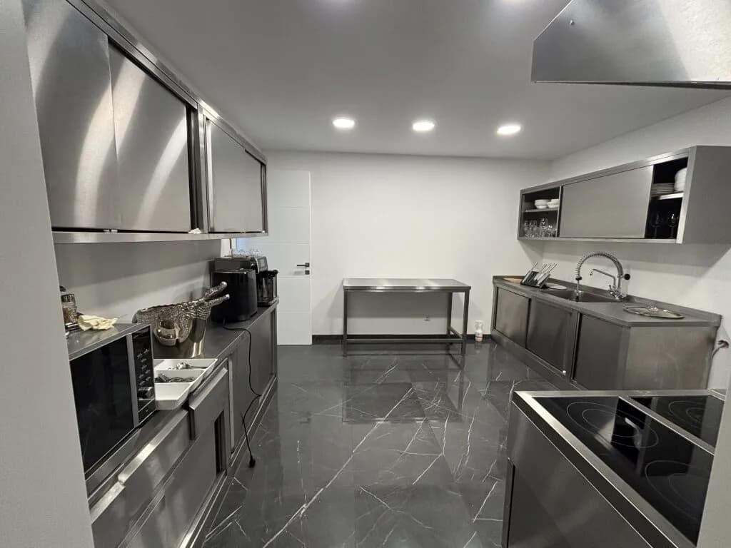 2-Zimmer-Gewerbeimmobilie mieten in Wien – 119 m², € 1.300 – Bild 6 von 8