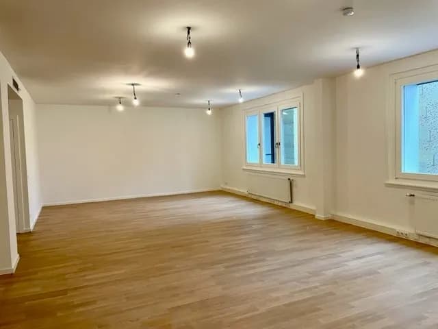 2-Zimmer-Gewerbeimmobilie mieten in Wien – 122 m², € 2.341 – Bild 2 von 9