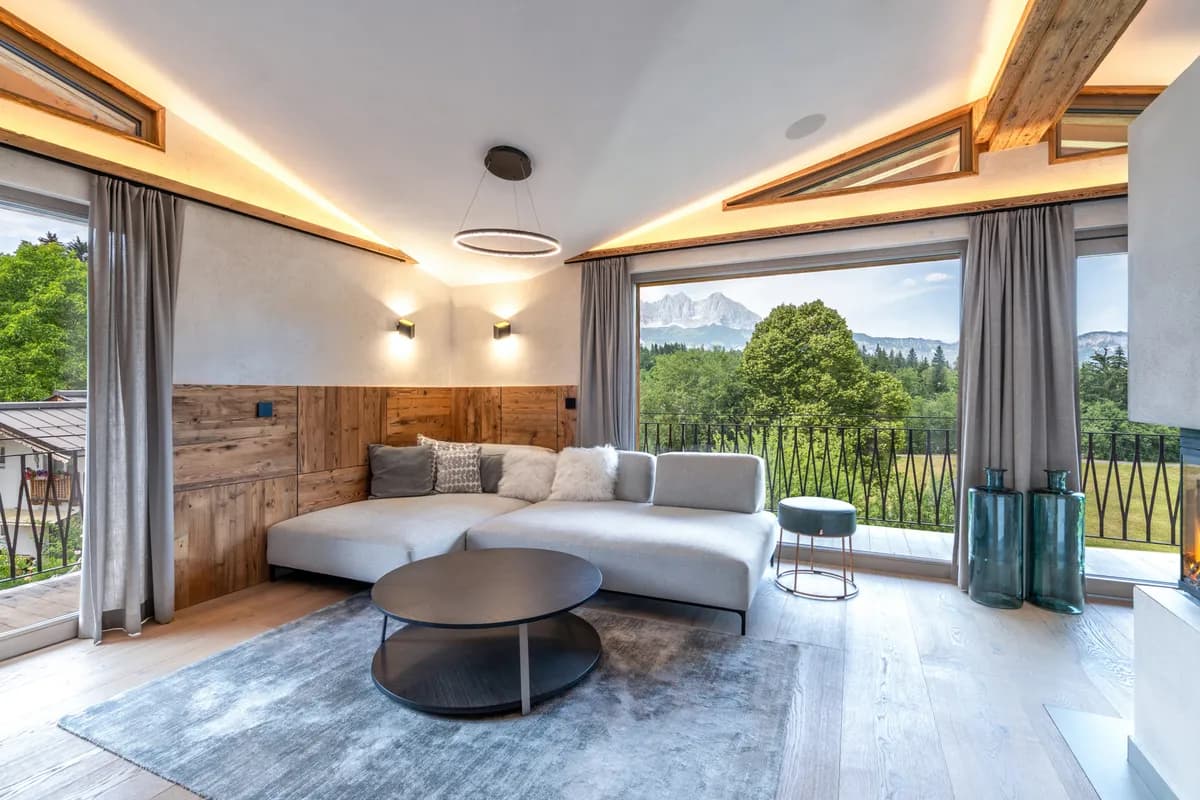 6-Zimmer-Haus kaufen in Kitzbühel – 255 m², € 2.495.000 – Bild 2 von 12