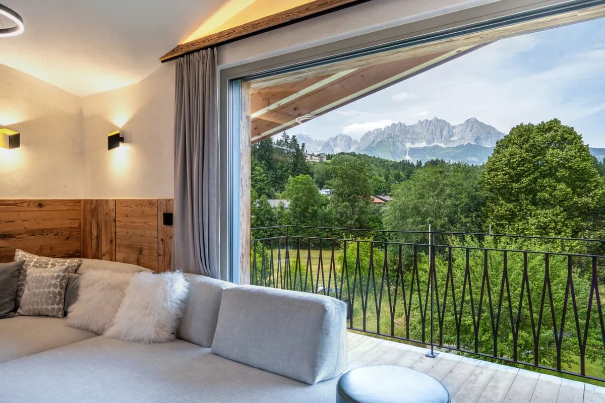 6-Zimmer-Haus kaufen in Kitzbühel – 255 m², € 2.495.000 – Bild 3 von 12