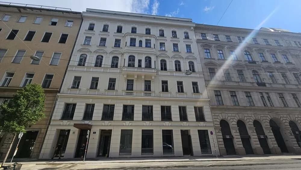 Gewerbeimmobilie mieten in Wien – 339 m², € 28