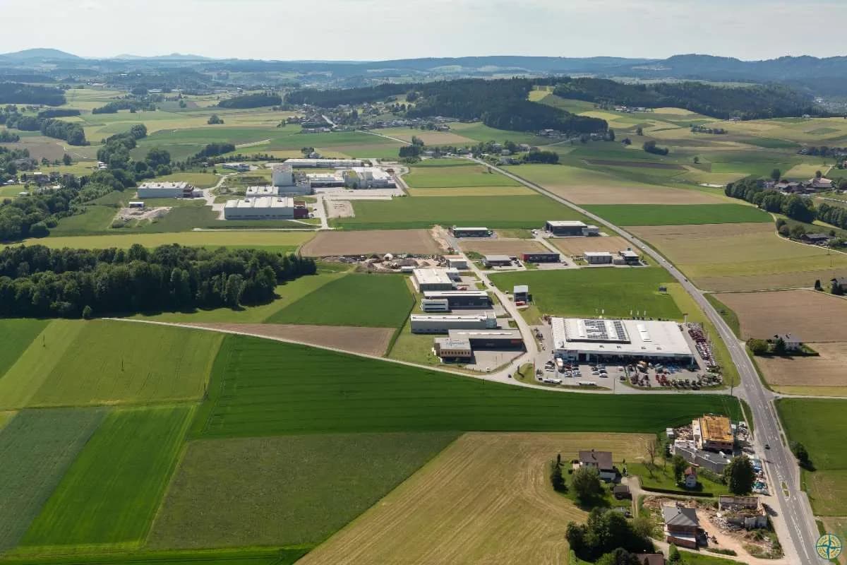 Immobilie kaufen in Vöcklabruck – 8 692 m²